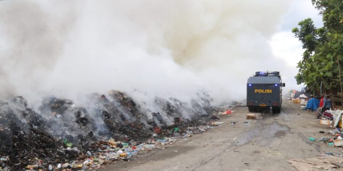 TPA Koya Koso Jayapura Terbakar, Api Sulit Dipadamkan Karena Berada di Ketinggian dan Terkendala Air