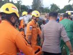 Tim SAR Gabungan Evakuasi Kru dan Penumpang Helikopter Naas di Timika