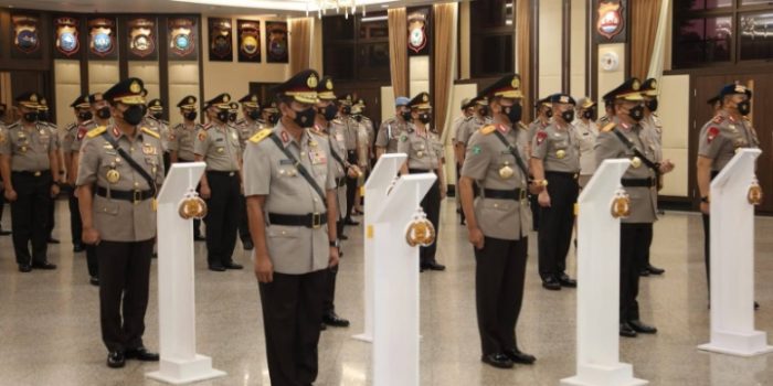 Irjen Daniel TM Silitonga Resmi Jabat Kapolda Papua Barat, Kapolri Juga Naikan Pangkat 15 Jenderal Polisi