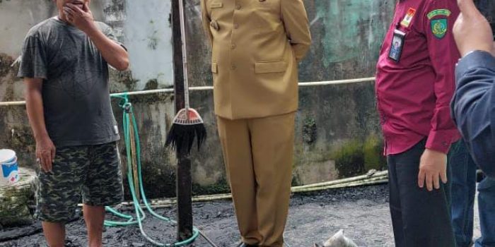 Kebakaran di Jalan Kartini Telan 2 Korban Jiwa, Wabup JR Koordinasi Dinas Sosial Salurkan Bantuan