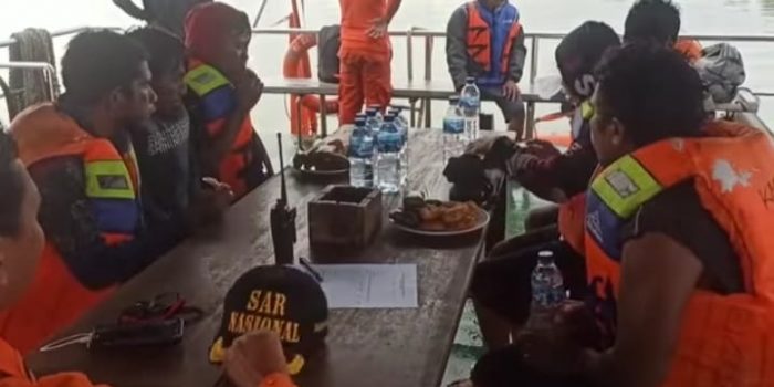 KM Bulu Saraung Karam di Perairan Kali Moro, Kapal RIB SAR Merauke Selamatkan 6 ABK