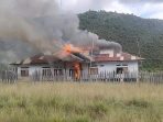 Flash News: Kantor Distrik Yatamo Kabupaten Paniai Dibakar