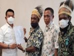 Tiga Tahun Perjuangkan Status Hutan Adat, Perwakilan Suku Amungme Diterima Kepala Staf Kepresidenan Moeldoko