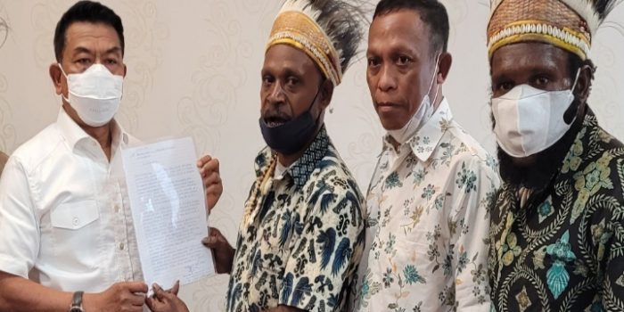 Tiga Tahun Perjuangkan Status Hutan Adat, Perwakilan Suku Amungme Diterima Kepala Staf Kepresidenan Moeldoko