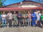 Polisi Bersama TNI dan Masyarakat Musnahkan Puluhan Miras Ilegal di Merauke