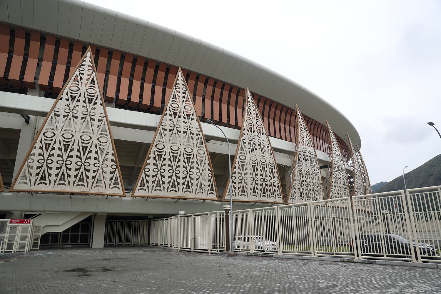 Stadion Utama Papua Bangkit depan