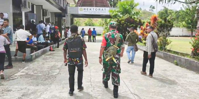 Zakheus Mahasiswa Asli Papua Penjual Cilok, Akhirnya Masuk Kuliah di STAKPN Sentani