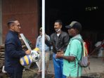 Jawab Hasil Reses, Anggota DPRD Mimika Serahkan Bantuan Untuk Warga Kampung Nayaro