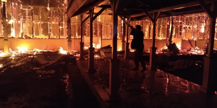 Kantor Sekretariat DPRD Kabupaten Dogiyai Terbakar