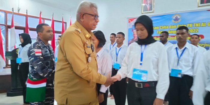 29 Calon Prajurit TNI AL dari Mimika Dilepas, Pesan Menyentuh “Pergi Pakaian Hitam Putih, Pulang Seragam Loreng”