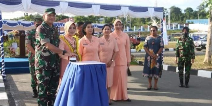 Kepala Staff TNI AU Resmikan SD dan SMP Angkasa Milik Lanud Manuhua Biak