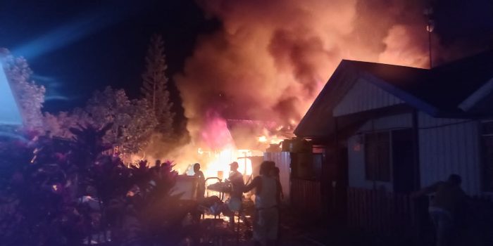 Tiga Rumah Dinas ASN Pemkab Pegunungan Bintang dan 1 Unit Ruko Terbakar