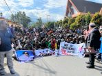 Hendak Diperiksa KPK, Jubir Nyatakan Gubernur Papua Sakit, Ratusan Simpatisan Demo di Mako Brimob Polda Papua