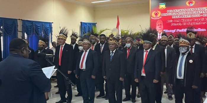 Lantik Pengurus KONI Kabupaten Jayapura, Kenius Kogoya: Siapkan Atlet Berbakat