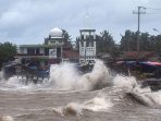 BMKG: Waspada Gelombang Tinggi Perairan Indonesia Pada 29-30 September