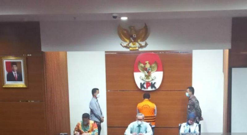 Dari kiri-kanan. Deputi Penindakan dan Eksekusi KPK Karyoto, Wakil Ketua KPK Alexander Marwata, dan Plt. Juru Bicara KPK Ipi Maryati Kuding saat jumpa pers di Gedung KPK, Jakarta, Rabu (14/9/2022).