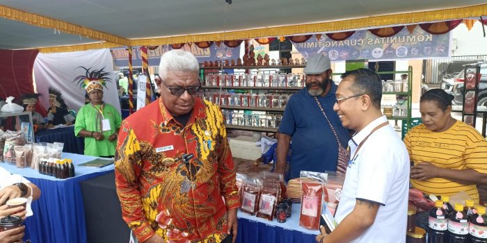 Festival Produk UMKM dan Koperasi, Plt Bupati JR: Peluang Besar yang Dimiliki Mimika