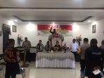 Personil Polres Jayapura Gelar Doa Bersama untuk Korban Tragedi Kanjuruhan Malang