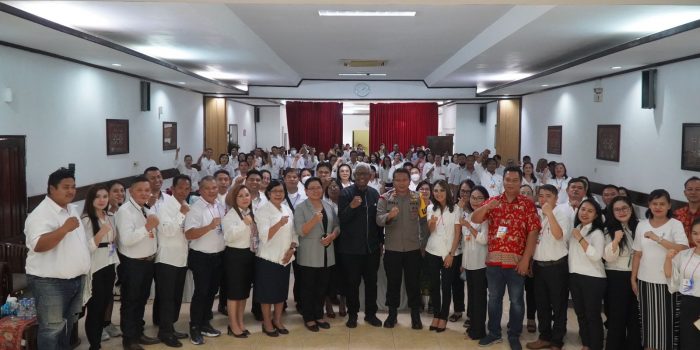 Buka Raker VIII KKBSU, Plt Bupati Mimika Berpesan Jalin Kerjasama dengan Masyarakat Lokal