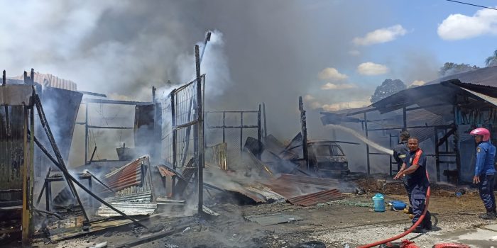 Warga Evakuasi Pemilik Bengkel, Tidak Ada Barang yang Selamat Dalam Peristiwa Kebakaran Depan SPBU Nawaripi