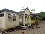 Tinjau Gedung SMP Negeri 9 Kwamki Narama yang Dibakar Pemabuk, Plt Kadis Pendidikan Mimika : Kondisi Menyedihkan !!!