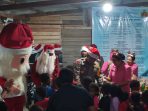 Sambut Natal, Polisi Santa Polres Mimika Sebarkan Kebahagiaan ke Sejumlah Gereja dan Panti Asuhan