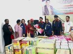 Berbagi Berkat Natal Saat Reses, Leo Kocu Tegaskan Dukung Upaya Pemda Mimika Tumbuhkembangkan UMKM