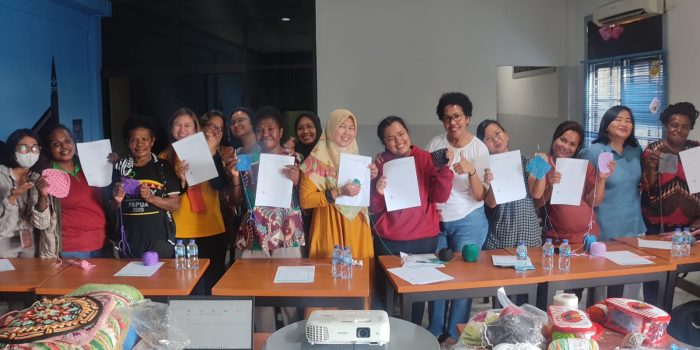 BRI Kolaborasi PTFI Gelar Pelatihan Rajut Kepada Para Pelaku UMKM Mimika Khusus Asli Papua