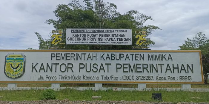 Papan Nama Provinsi Papua Tengah Masih Terpampang di Kantor Pemda SP3, DPRD Minta Timika Jadi Kota Madya