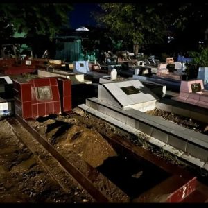 Tengah Malam Gali Puluhan Kuburan Muslim, ODGJ Nyaris Dihakimi Warga