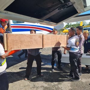 Jenazah Tukang Ojek Korban Penembakan di Ilaga Diterbangkan ke Makassar