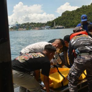 Nelayan Tenggelam di Pantai Holtekam Ditemukan Meninggal Dunia