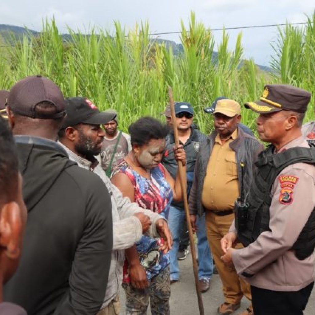 Keluarga Korban Penembakan Palang Jalan, Akses dari Wamena ke Tiga Kabupaten Lumpuh