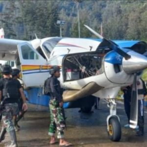 Gegara Penembakan Pesawat Asian One, KKB Papua Pimpinan Joni Botak dan Apen Kobogau Bentrok di Beoga