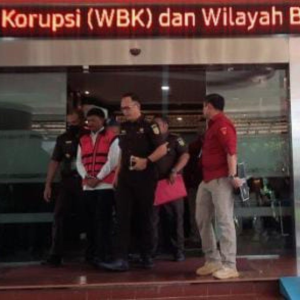 Rugikan Negara Rp 8 Triliun, Kejagung Tetapkan Jhonny G Plate Sebagai Tersangka Korupsi BTS, Langsung Ditahan