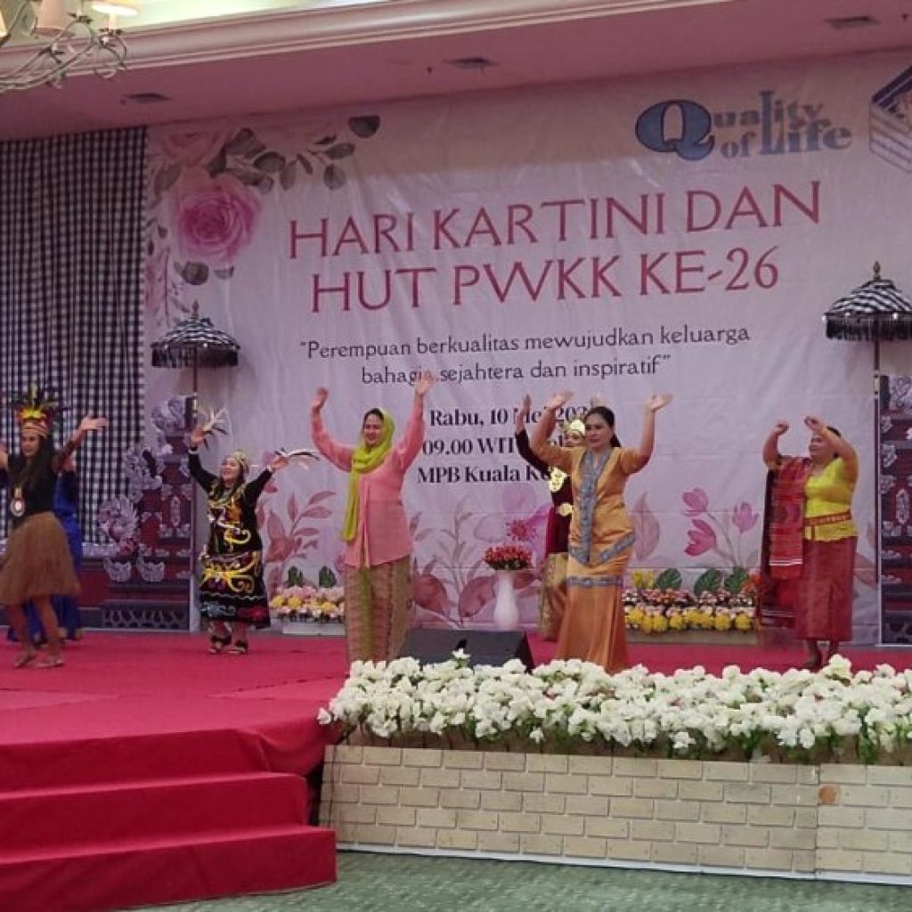 Rayakan HUT ke-26 dan Peringati Hari Kartini Tahun 2023, PWKK Gelar Fashion Show