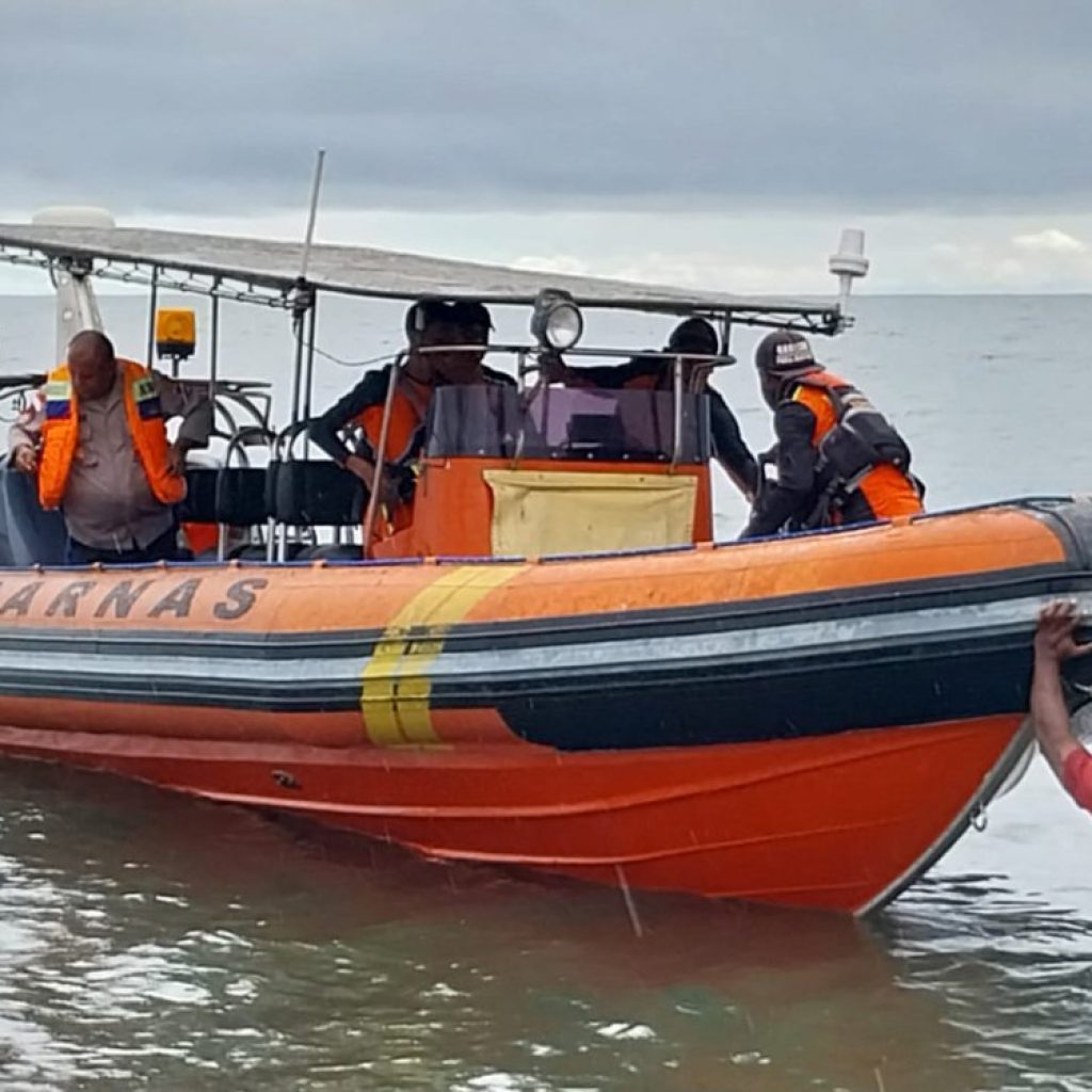 Hendak Bagikan Raport Siswa, Perahu yang Ditumpangi 9 Guru Terbalik di Perairan Pulau Pepaya Nabire