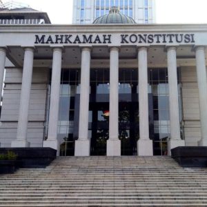 Majelis Hakim MK Tanggapi Permintaan Kuasa Hukum John Rettob Agar Proses Pemberhentian Sementara Ditangguhkan