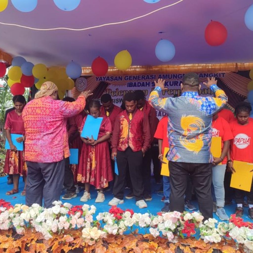 Parade foto : Pelepasan dan Perpisahan 31 Siswa SMP dan Matrikulasi Yayasan Generasi Amungme Bangkit