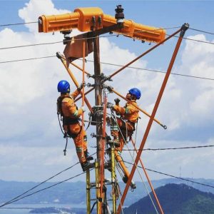 Ternyata PLN Punya Pasukan Elit, Mampu Perbaiki Komponen Listrik Ditengah Arus Bertegangan Tinggi
