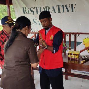 Selesai Melalui Restoratif Justice, Borgol Tersangka Jumat Serang Dilepas
