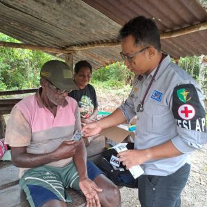 Tim Kesehatan Keladi Sagu Obati Penderita ISPA dan Malaria di Mimika