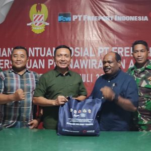 PTFI Serahkan 1.150 Paket Sembako untuk Bansos PPAD di Timika