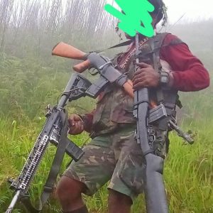 Satu Pucuk Senjata SS1 dan Magazen Milik Polsek Homeyo Intan Jaya Direbut KKB, Foto Senpi Beredar Luas