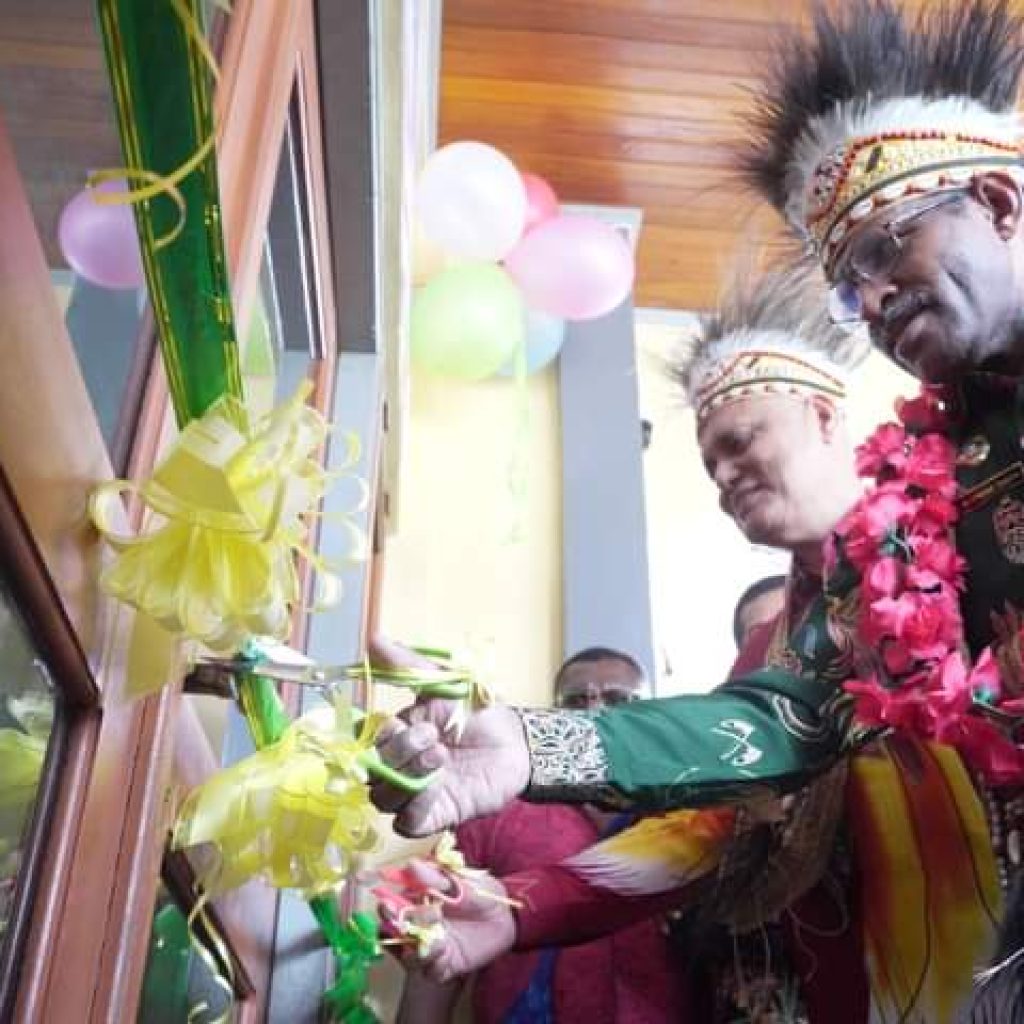 Terobosan Baru Permudah Layanan, Kakanwil Papua Resmikan PTSP Kemenag Kabupaten Mimika