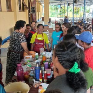PPUMKM PTFI Beri Pelatihan Pembuatan Pangan Lokal Berbahan Sagu