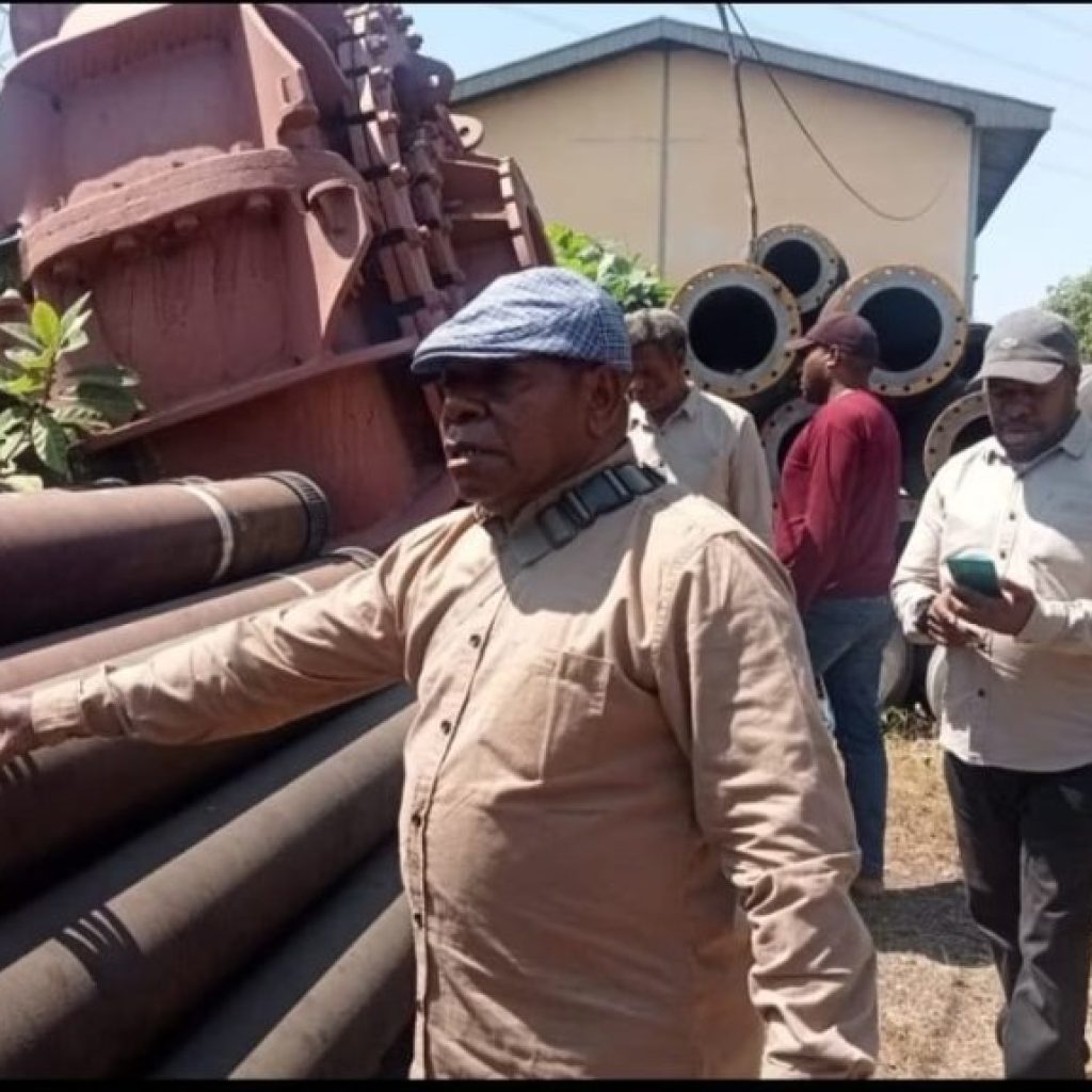 Masalah Besi Tua Hibah Freeport, Sejumlah Masyarakat Suku Kamoro Grebeg Gudang di Pasuruan