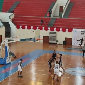 SMP YPJ Kuala Kencana Sabet Juara Eksebisi Basket U-15 di Mimika Sport Complex