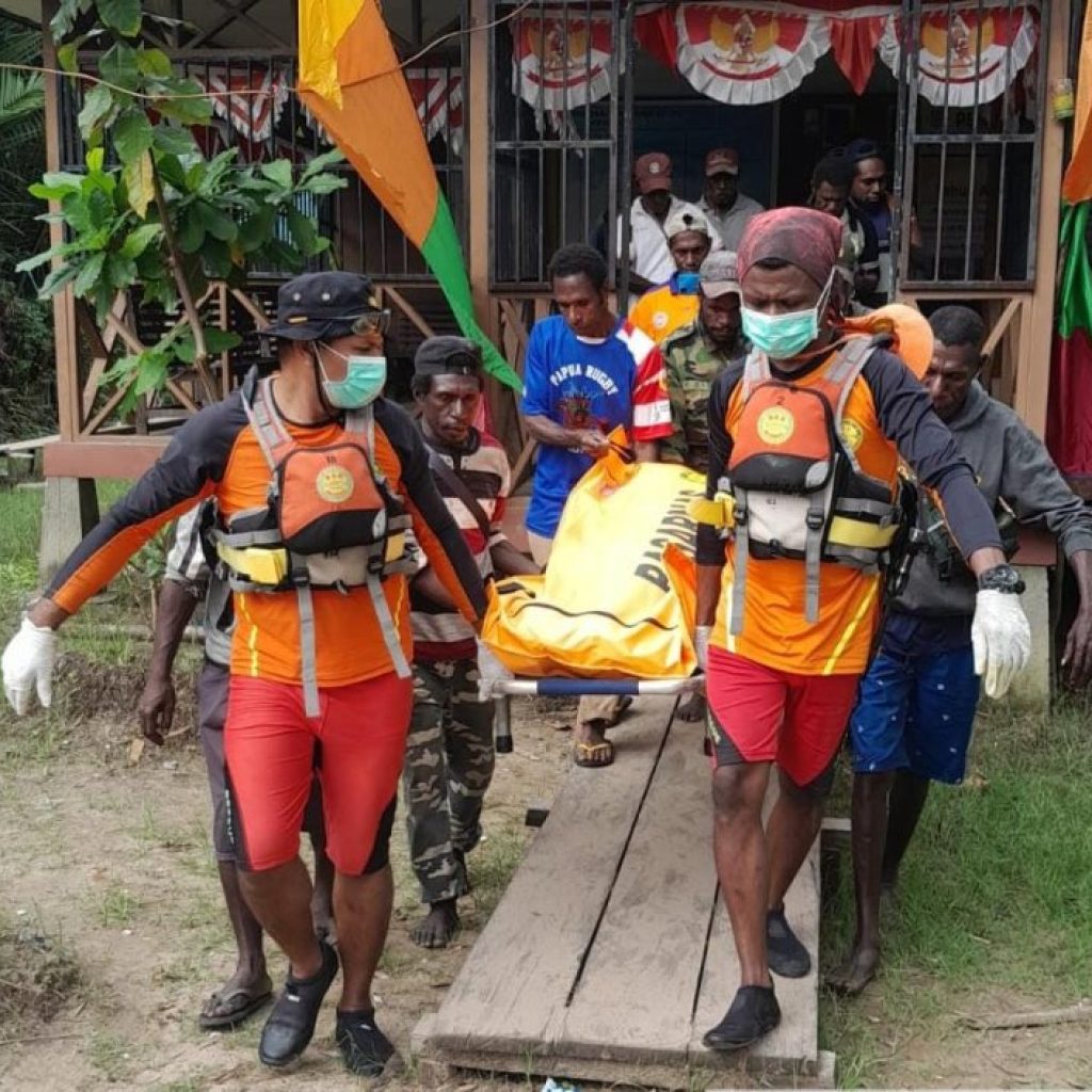 Jenazah Herman Waukateyau Korban Insiden Perahu Terbalik di Muara Migiwiya Berhasil Dievakuasi ke Timika