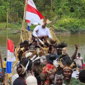 Deklarasi Dukungan Thomas Eppe Safanpo Maju di Pilkada Asmat 2024, Masyarakat Distrik Pulau Tiga : “Bungkus Rapi dan Ikat Mati”